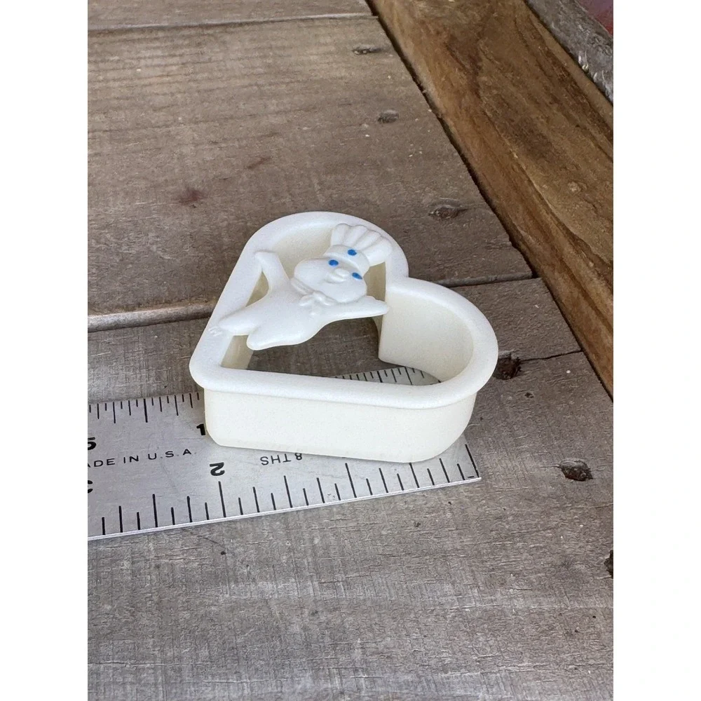 Vintage 1992 Pillsbury Doughboy Set of 4 Cookie Cutters shapes Heart Moon baking